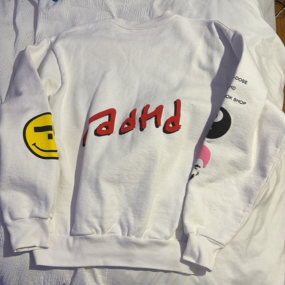 Cherry White Graphic Print Crewneck - Picture 5 of 5